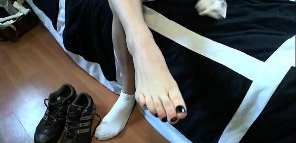  Erin Duval long toes